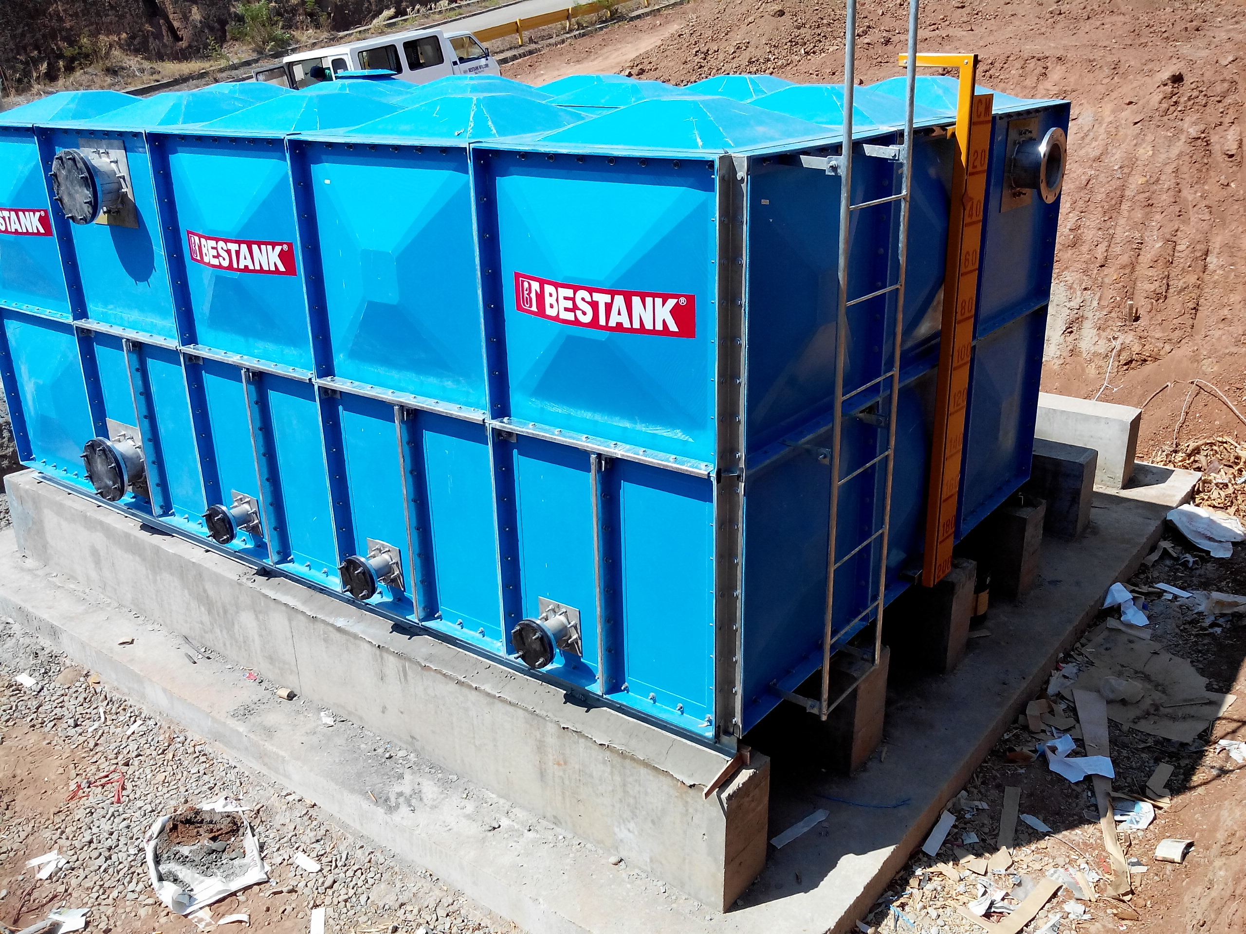 Image 2 – Bestank