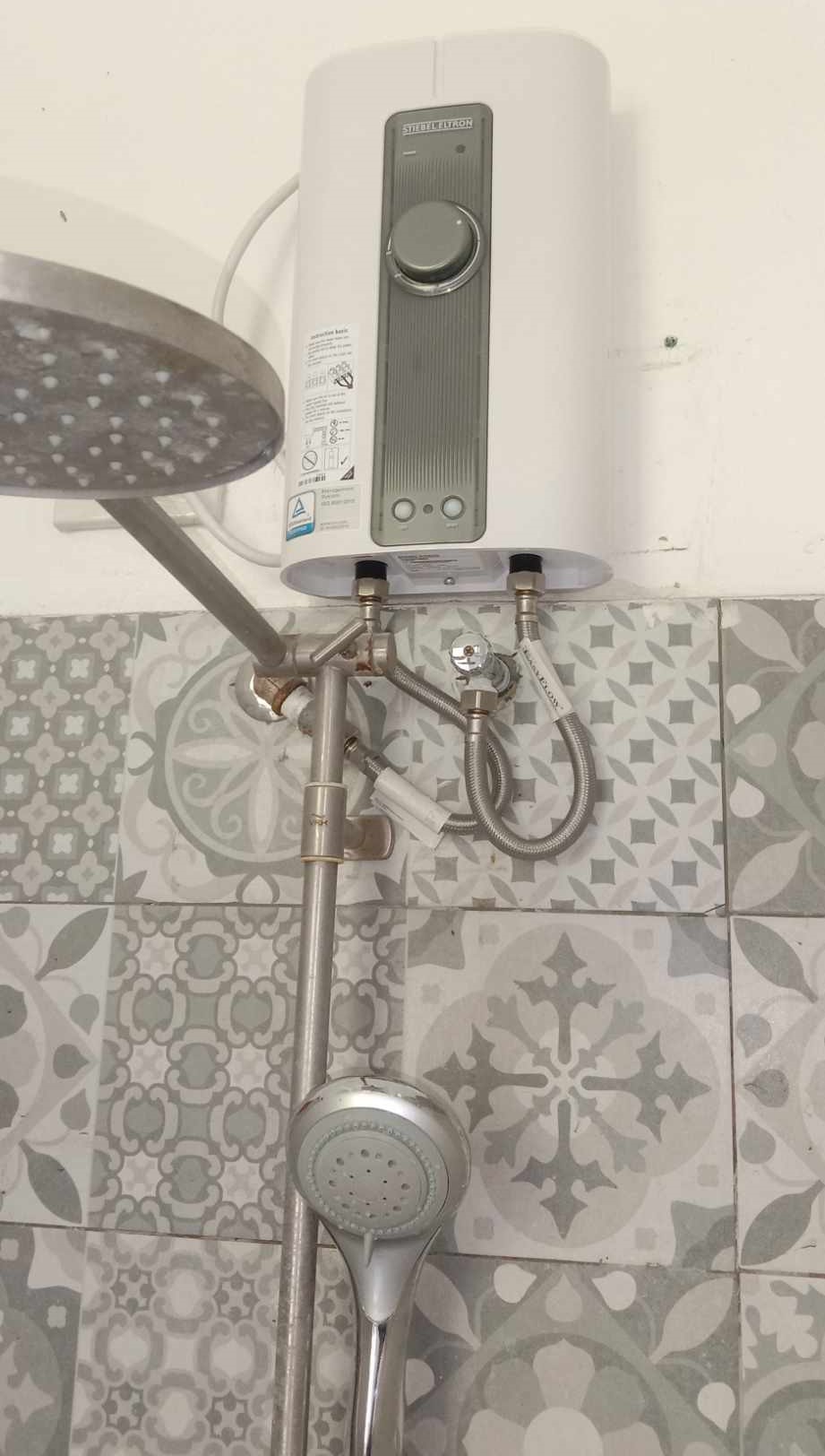 Stiebel Eltron IS 45E Single point water heater & IM 60EC multipoint water heater installation at Daang Hari, Las Piñas