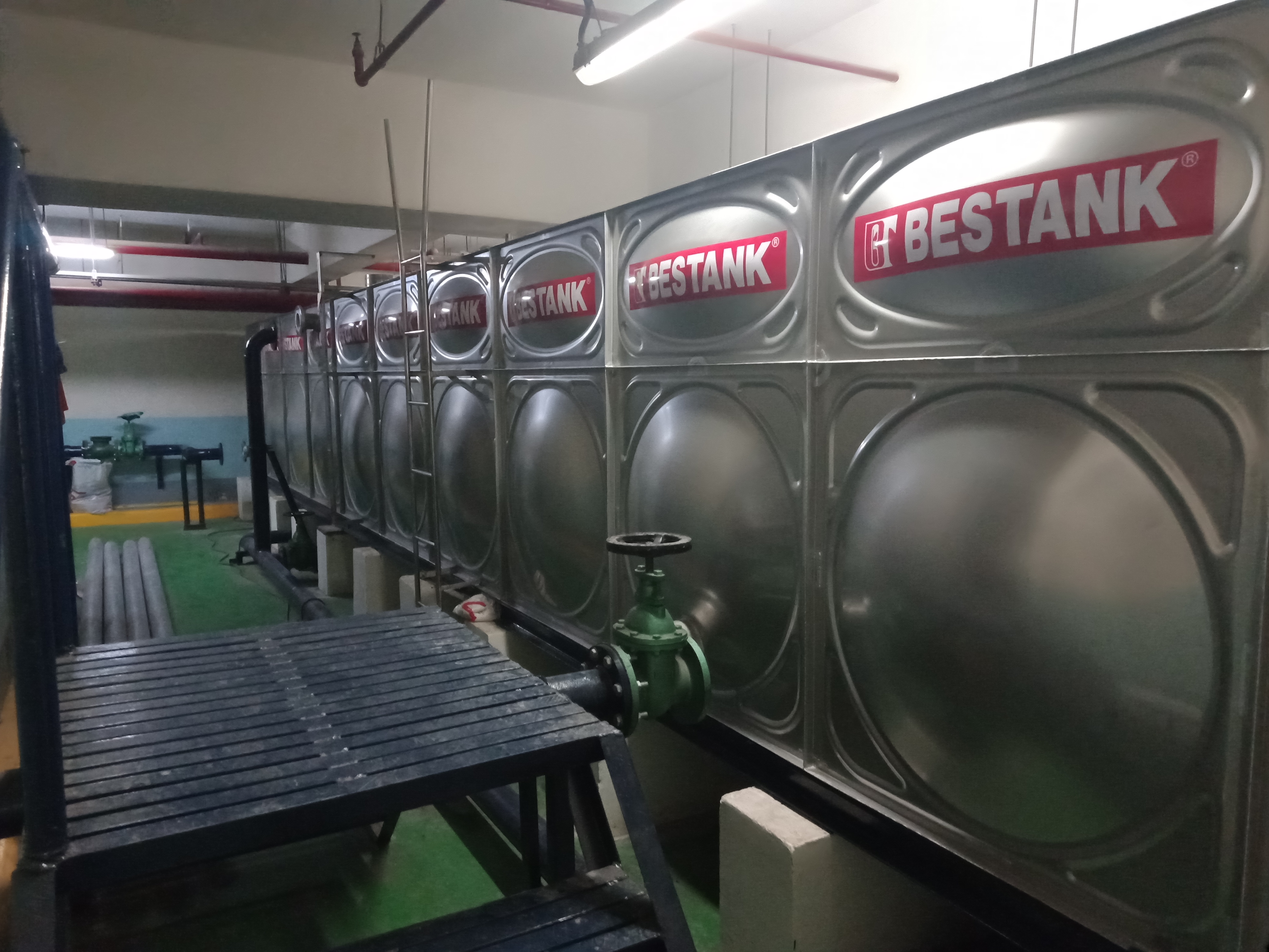 2 units of Stainless Steel Water Storage Tanks (7x6x1.5 & 10x7x1.5) – without partition at Uptown Mall, BGC